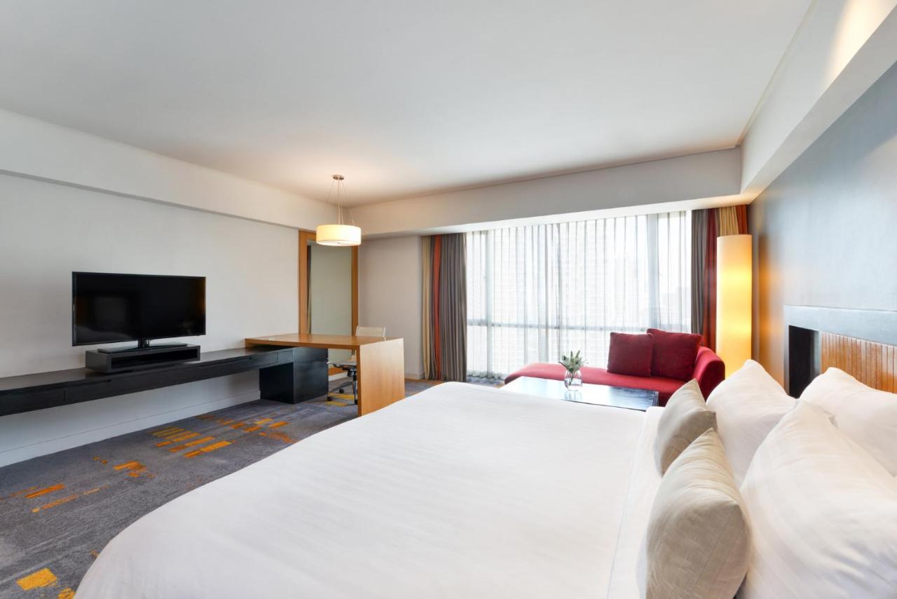 Belaire Bangkok Sukhumvit Hotel Екстериор снимка