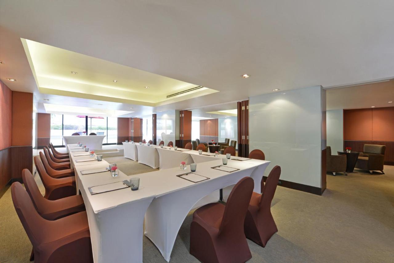 Belaire Bangkok Sukhumvit Hotel Екстериор снимка
